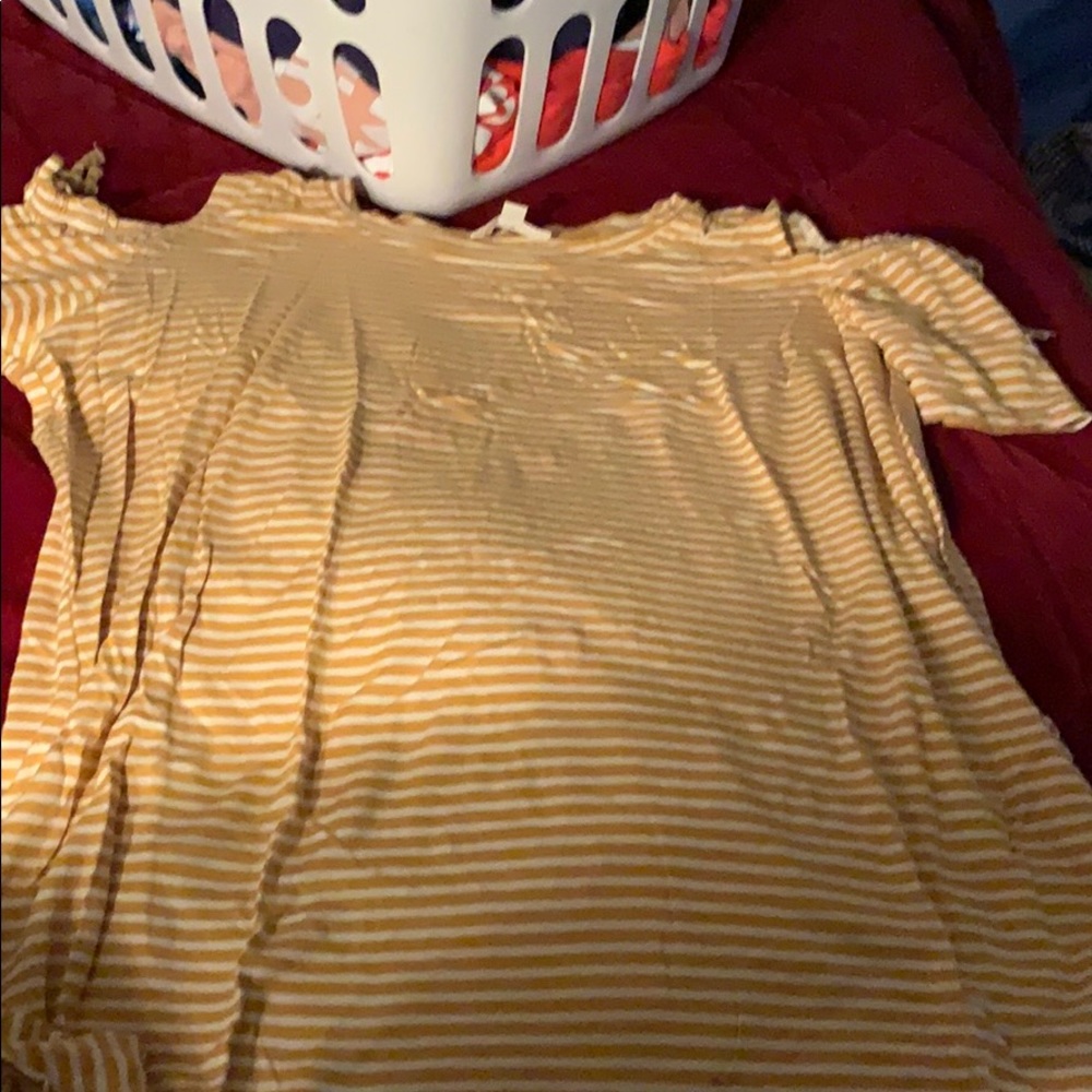 Open shoulder yellow tshirt dress